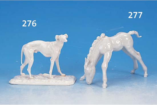 PORZELLANSKULPTUR, NYMPHENBURG, UM 1900, 11 X 15 CM, JAGDHUND, SIGN. MENE