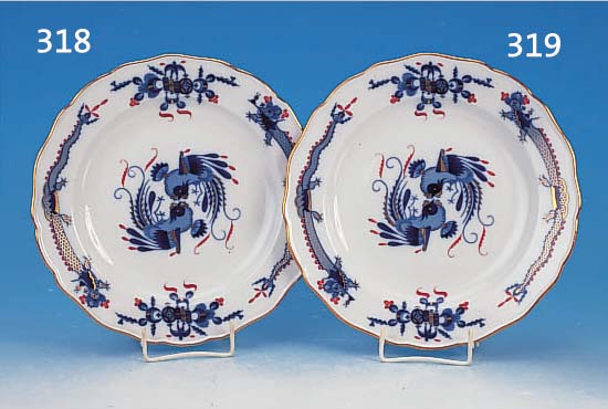 TELLER, MEISSEN, UM 1880/90, PORZELLAN, D. 25 CM, REICHER BLAUER DRACHENDEKOR, 1.WAHL,ROT GEHöHT, GOLDRAND
