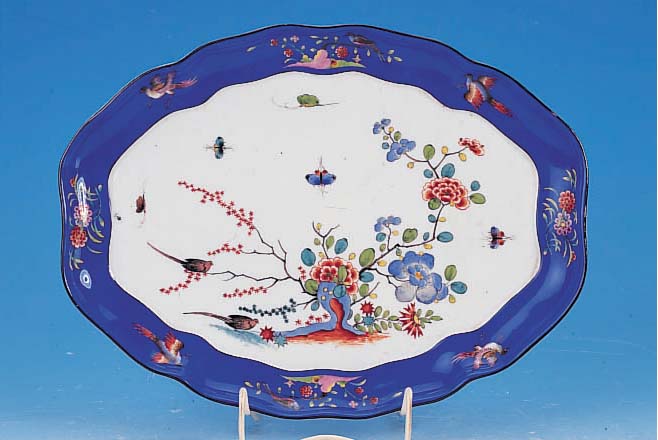 TABLETT, MEISSEN, 1860/70, PORZELLAN, 35.5 X 26 CM, BLAU EINGEFAßT, KAKIMONDEKOR, MIT VöGELN UND INSEKTEN, FEINE BEMALUNG, BRAUNER ...