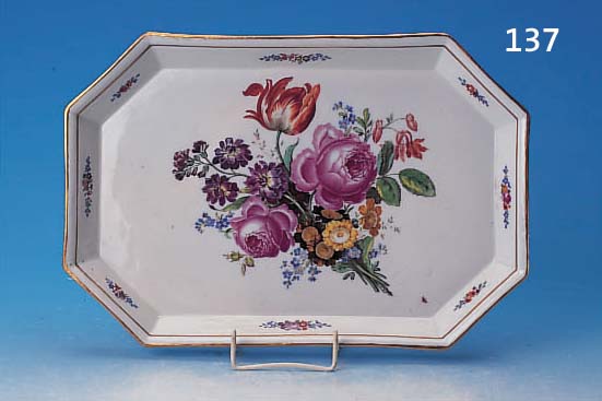 TABLETT, MEISSEN, 1774 - 1814, PORZELLAN, 34.5 X 23 CM, RESTAURIERTE BRUCHSTELLEN, SEHR SCHöNE BLUMENBOUQUETMALEREI, GOLD- RAND, ...