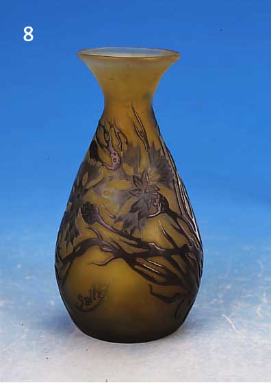 VASE, GALLé, UM 1910, FARBLOSES SCHICHTGLAS,H. 11 CM, ZWISCHENGLAS GELB EINGEPUDERT, BRAUN üBERFANGEN, SIGNIERT, GEäTZT