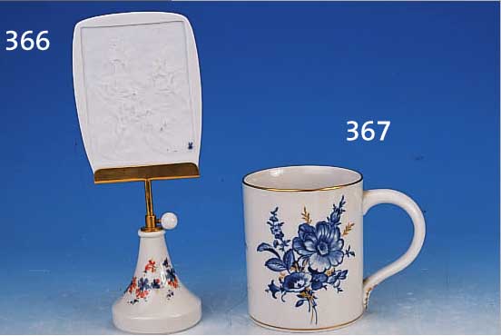 LITHOPHANIE, MEISSEN, 2. HäLFTE 20. JH., PORZELLAN, BEMALTER FUß, MESSINGMONTUR, BLü- TENDARSTELLUNG, HöHENVERSTELLBAR, H. CA. 27 CM