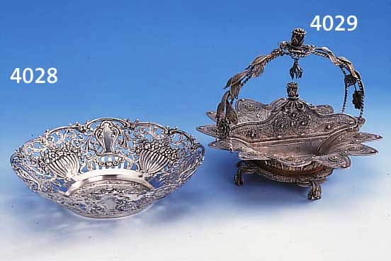 ANBIETSCHALE, 800ER SILBER, DEUTSCH UM 1960 NACH DEM VORBILD VON 1860, BAROCKSTIL, SCHöNES DEKOR MIT BLUMENVASEN, BLüTEN UND ROCAILLEN, ...