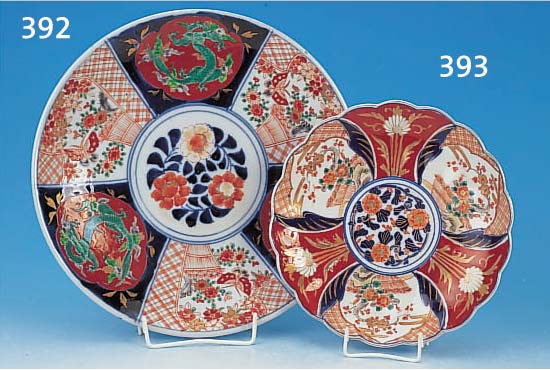 TELLER, JAPAN, IMARI, UM 1920, PORZELLAN, D.24 CM, BEMALT