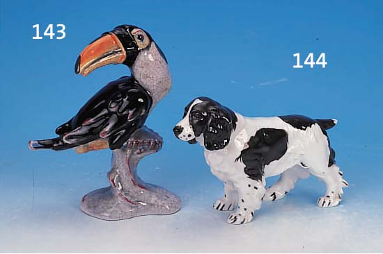 PORZELLANSKULPTUR, ROSENTHAL, 20ER JAHRE, PORZELLAN, UNTERGLASURBEMALUNG, 15 X 24 CM, HUND, SIGN. O. EICHW.= EICHWALD