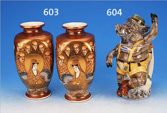 GROßER BIERKRUG, DEUTSCH, 2. HäLFTE 20. JH., PORZELLAN BEMALT, H. 29 CM, KEILER IN BAY. TRACHT, IM RUCKSACK KLEINER DACKEL