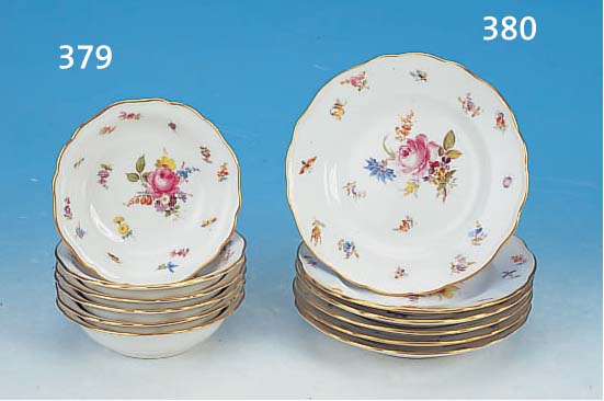 SECHS FINGERSCHäLCHEN, MEISSEN, UM 1870, 1. WAHL, PORZELLAN, FEINE BEMALUNG MIT STREUBLUMEN, INSEKTEN UND SCHMETTERLINGEN, IN DER ...