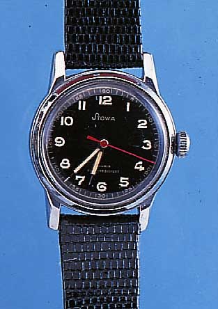 STOWA MILITäRARMBANDUHR, REF.-NR. 890, DEUTSCHLAND UM 1949, METALL HART VERCHR., EDELST.-SCHR.-BODEN, SCHW. KONTRASTZIFFERBL., 16 ST., ...