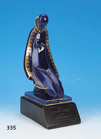 PORZELLANSKULPTUR, JAENEKE, 20/30ER JAHRE, 34 X 20 CM, MIT WIDMUNG DEM B-M-G-V "APOLLO" -50. JUBELFEST J.K.H. PRINZESSIN VICTORIA Z. ...