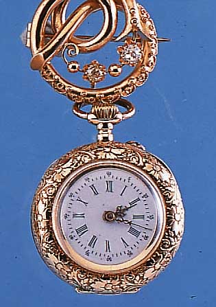 DAMENTASCHEN/ANHäNGEUHR, SCHWEIZ/DEUTSCHLANDUM 1904, RG 585/000, RUNDUMGRAV., BLüTENDEKOR,PERF. EMAILBL., ORIG.-ZEIGER, METALLCUV., ZY- LINDERW. ...