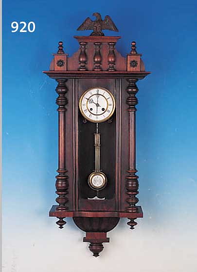 WANDUHR, KIENZLE, UM 1900, VERZIERTES HOLZ- GEHäUSE, ORIGINALAUFSATZ, ADLERBEKRöNUNG SEK.,VERGLASTE TüR, ZWEIGETEILTES EMAILZIFFERBLATT,MASS. ...