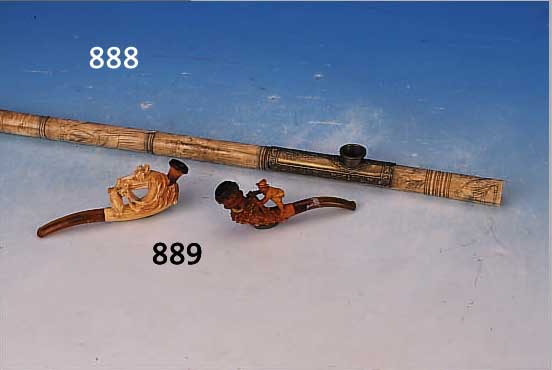 PFEIFE, CHINA, UM 1900, BEIN GESCHNITZT UND GERITZT, L. 51 CM, L. BESCHäDIGT