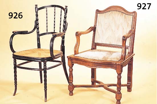 ARMLEHNSTUHL, JAKOB & JOSEF KOHN, UM 1900, BUCHE SCHWARZ GEFAßT, ALTERSSPUREN