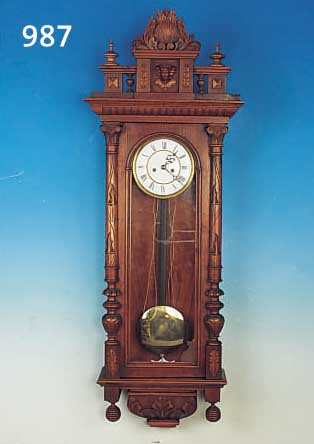 WANDUHR, GUSTAV BECKER, BRAUNAU, UM 1900, VERZIERTES UND GESCHNITZES HOLZGEHäUSE, ORI- GINALAUFSATZ, ALTER WURMBEFALL, ZWEIGETEILTES ...