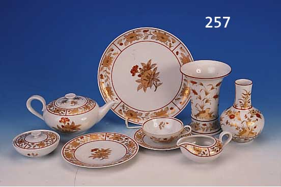 TEESERVICE, 31-TLG., HEINRICH GERMANY, VIL- LEROY & BOCH, 2. H. 20. JH., PORZELLAN, MI- KADO, KOMPL. FüR 12 PERSONEN, DAZU ZWEI BLU- MENVASEN U. ...