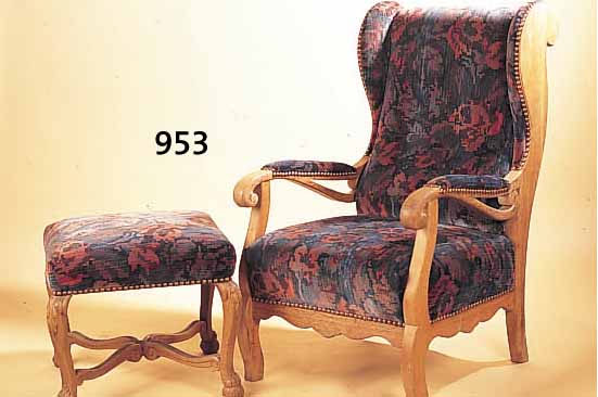 OHRENBACKENSESSEL MIT HOCKER, UM 1890, EICHE MASSIV, POLSTERUNG UND BEZUG ERNEUERT, HOCKER URSPR. NICHT DAZUGEHöREND, DURCH GLEICHEN ...