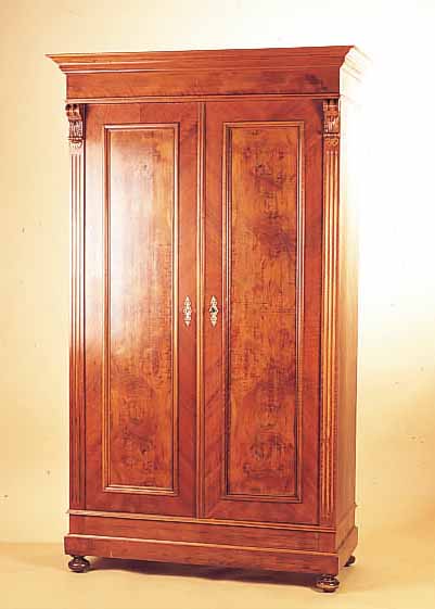 SCHRANK, GRüNDERZEIT, UM 1880/90, NUßBAUMFURNIER, ALTERSSCHäDEN, 200 X 117 X 57