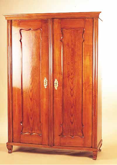 SCHRANK, ÖSTERREICH, UM 1870, ULME MASSIV, 179 X 126 X 54 CM, RüCKWAND SPäTER, VERTIEFTE TüRFüLLUNGEN, BESCHäDIGT