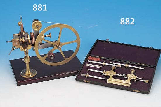 ZAPFENROLLIERSTUHL, SCHWEIZ, UM 1900, ORIG. ETUI, BEZ.: "TOUR A PIVOTER, OUTIL DE PRECISION", BRONZE/STAHL, ZEHNTELMASS, MIT ...