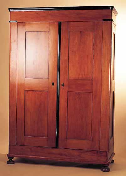 SCHRANK, SüDDEUTSCH, UM 1830, NUßBAUM MASSIV, FüßE SPäTER, ALTERSSCHäDEN, KASSETTIERT, 224 X 148 X 63 CM, OHNE SCHLüSSEL