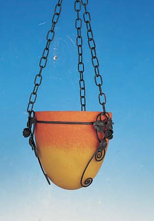 DECKENLAMPE, FRANKREICH, 30ER JAHRE, SCHIRM FARBLOSES GLAS, ZWISCHEN DEN SCHICHTEN GELB U. ORANGE EINGEPUDERT, PATE-DE-VERRE- TECHNIK, ...