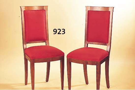 12 STüHLE, 2. HäLFTE 20.JH, NUßBAUM MASSIV EIN STUHL L. REP. AN DER LEHNE, H. 105 CM SH. 48 CM