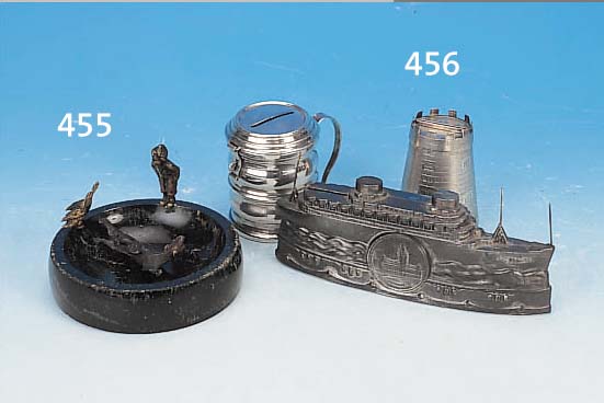 ASCHENBECHER UND KL. BRONZE, DEUTSCH, 20ER JAHRE, MARMOR UND BRONZE, H. 8 CM, D. 11 CM BZW. L. 6 CM