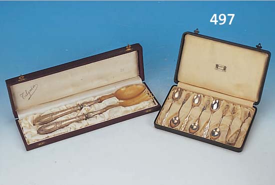 6 KAFFEELöFFEL UND ZUCKERZANGE, BIRMINGHAM, UM 1900, SILBER, L. CA. 11 CM, IM ORIG. ETUI