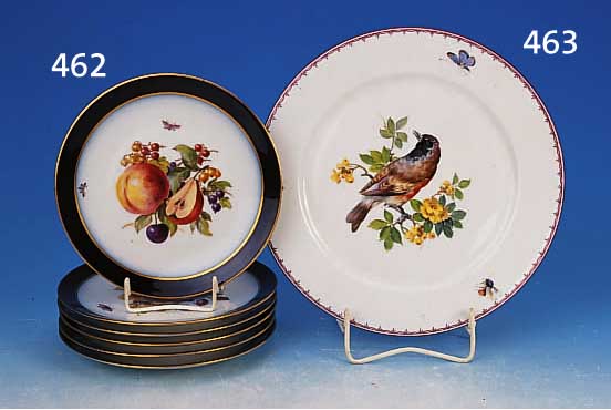 SECHS OBSTTELLER, FRAUREUTH, UM 1935/38, PORZELLAN, BUNTE BEMALUNG VON OBST, BEEREN U. INSEKTEN, KOBALTBLAUE RäNDER GOLDSTAFFAGE, D. 19,5 CM, ...