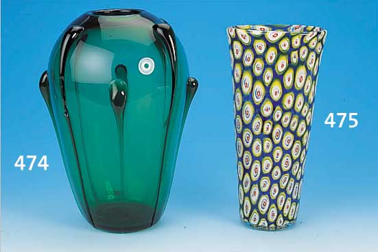 VASE, MURANO, UM 1960, MIT BUNTEN FLORALEN EINSCHMELZUNGEN, MILLIFIORI-TECHNIK, H. CA. 32,5 CM