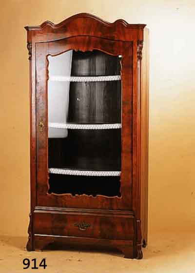 GLASSCHRANK, LOUIS-PHILIPPE, UM 1860/70, MAHAGONIFURNIER, DREI EINLEGEBÖDEN, SOCKEL- SCHUB, 179 X 92 X 44 CM