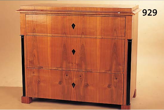 KOMMODE, DEUTSCH, BIEDERMEIERSTIL, UM 1850, NEU FURNIERT, KIRSCHBAUMFURNIER MIT SCHWARZEN HALBSäULEN, ALTER KORPUS, PLATTE UND FüßE ERNEUERT, ...