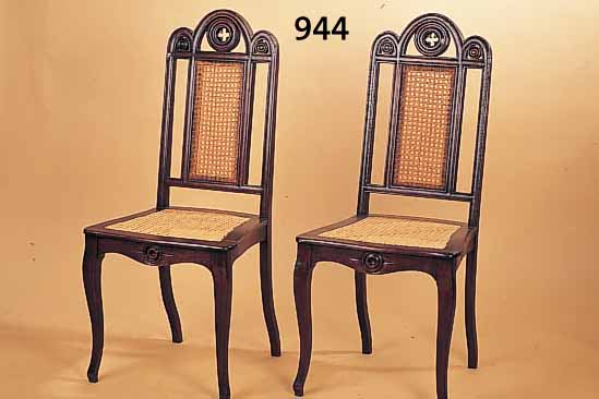 SECHS STüHLE, DEUTSCH, UM 1900/10 EICHE MASSIV, MIT KORBGEFLECHT, DEKORATIV, L. ALTERSSPUREN, H. CA. 105 CM