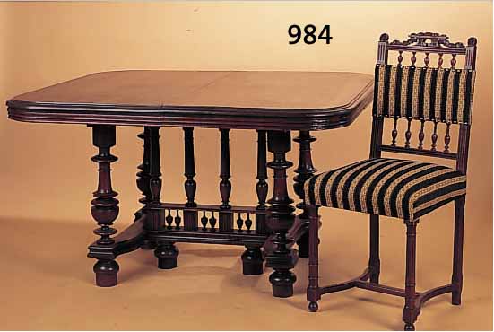 TISCH UND VIER STüHLE, FRANKREICH, UM 1870 EICHE MASSIV, STüHLE NEU BEZOGEN, LEICHTE ALTERSSPUREN, OHNE EINLEGEBöDEN, H. 95.5/ 49 CM, ...