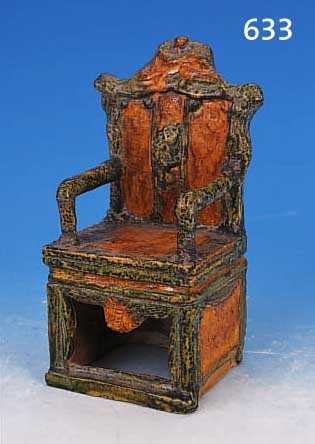 AHNENSTUHL, MING-DYNASTIE, 1368-1643 N. CHR., HELLER TONSCHERBEN MIT SCHöNER GELB-BRAUNER U. GRüNER BEMALUNG, MAßE CA. 18 X 9 X 8 CM, QUERBRUCH ...