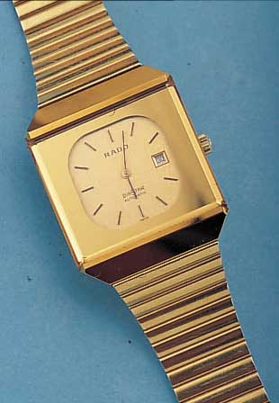 RADO HERRENARMBANDUHR DIASTAR, SCHWEIZ UM 1970, EDELST., BODEN 4-FACH VERSCHR., SAPHIR- FLACHGL. FACETT., EDELST.-BAND HART VERG., AUTOMATIK, ...