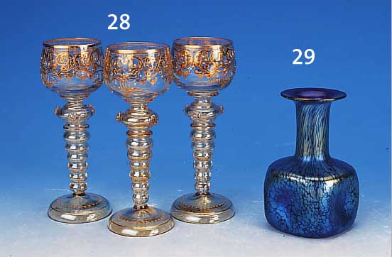 VASE, LöTZ, UM 1900/05, FARBL. GLAS MIT HELLBLAU- BIS TüRKISFARBENEM AUßENüBERFANG, SCHöN LüSTRIERT, KORPUS VIERFACH GEDELLT, LANG ...