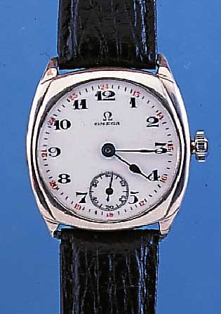 OMEGA HERRENARMBANDUHR, REF.-NR. 8786301, SCHWEIZ UM 1938, 925ER SILBER, CARREE-CAMBRE- FORM, BODEN U. GLASR. GEDR., EMAILBL. REST., U. M. ...