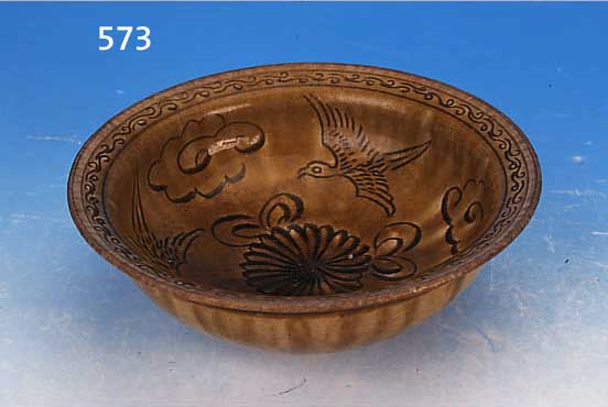 SCHALE, CHINA, SONG, 12. JH. N. CHR., STEINZEUG, GESCHNITTEN, DEKOR VON WOLKEN UND VöGELN, BEIGE-BRAUNE GLASUR, KRAKELIERT, D. 19 CM