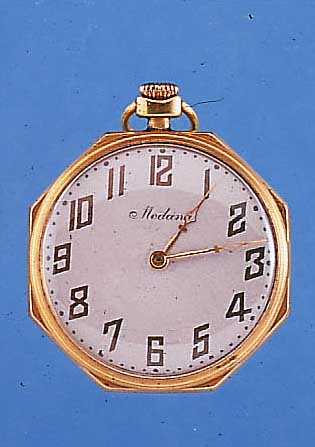 MEDANA HERRENTASCHENUHR LEPINE, SCHWEIZ UM 1925, METALL VERG., GEH.-BODEN M. PERLMUTTEIN-L., VERS. BLATT, VERG. ZEIGER, VERS. ZYLINDER-W. IM 2/3 ...