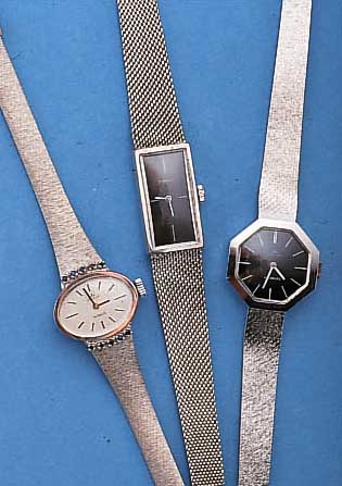 KONVOLUT: 4 DUGENA DAMENARMBANDUHREN, ALLE 835ER SILBER RODH., ALLE VERSCH. DESIGNS, UN- GETR. LAGERW., ZWISCHEN 1970 U. 1974, 1X AM BANDANS. M. ...