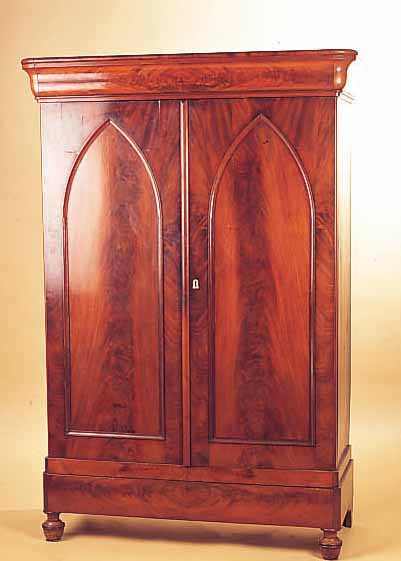 SCHRANK, ÖSTERREICH, UM 1850, MAHAGONIFUR- NIER, KASSETTIERT, L. VERZOGEN UND BESCHäDIGT 165 X 113 X 47 CM, OHNE SCHLüSSEL