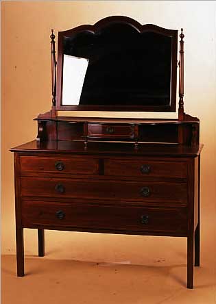 FRISIERKOMMODE, ENGLAND, UM 1900, MAHAGONIFURNIER, 155 X 106 X 48 CM, FADEN- INTARSIEN, GEBRAUCHSSCHäDEN