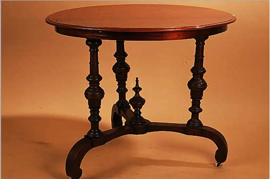 TISCH, UM 1890, MAHAGONIFURNIER, Z.T. MASSIV, H. 78 CM, D. 93 CM, ALTERSSCHäDEN, PLATTE REST.
