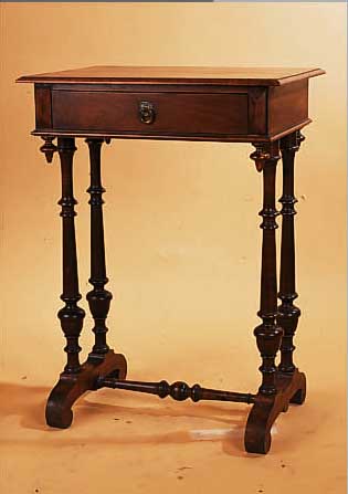 NäHTISCH, UM 1890, NUßBAUMFURNIER, L.ALTERSSP., 76 X 55 X 39 CM, OHNE SCHLüSSEL