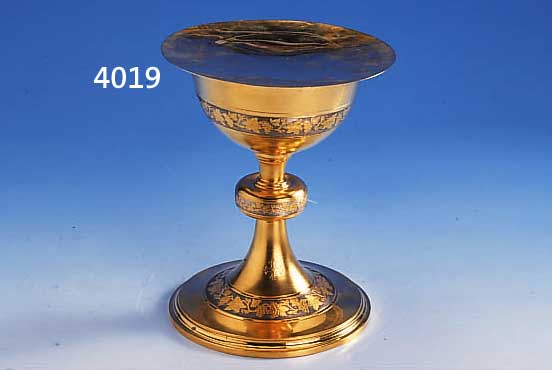 MEßKELCH MIT PATENE, FRANKEICH UM 1900, KUPPA UND PATENE 800ER SILBER VERGOLDET, MEISTERMARKE IN RAUTE VERSCHLAGEN, WIDMUNG UNDDATIERT ...