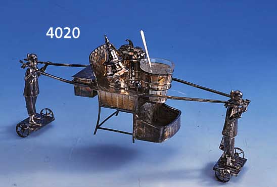 GEWüRZMENAGERE IN FORM EINER RIKSCHA, CHINA UM 1900, FüR DEN EUROPäISCHEN MARKT, SILBER, GEPRüFT, AUF RäDERN DADURCH AUF DEM TISCH ...