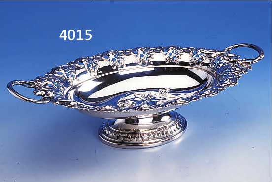 ANBIETSCHALE, DEUTSCH WMF UM 1890/1900, METALL VERSILBERT, FOND MIT BLUMEN IN ELE- GANTER LINIENFüHRUNG, RAND MIT FLORALER ...