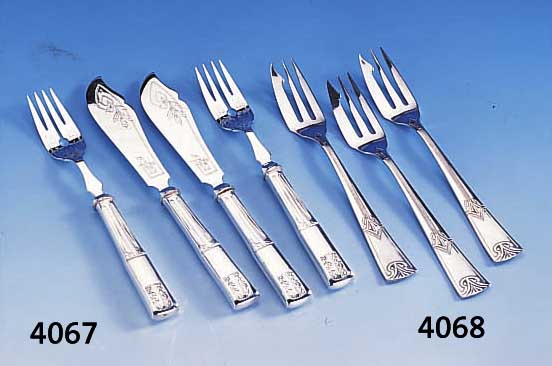 10-TEILIGES FISCHBESTECK, DEUTSCH UM 1900, REINER JUGENDSTIL, 800ER SILBER, MEISTERMARKE RS LIGIERT, UNGEDEUTET, GRIFFE GEFüLLT, MIT BLäTTERN ...