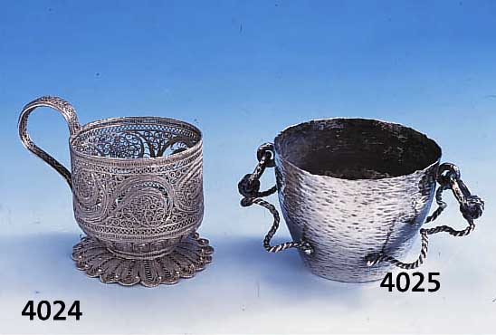 TEEGLASHALTER, RUßLAND UM 1900, 84ER SILBER, AUFWENDIGE FILIGRANARBEIT, GRANULATE (Z.T. FEHLEND), FILIGRANVERZIERUNG LEICHT BESCH., KAUM ...